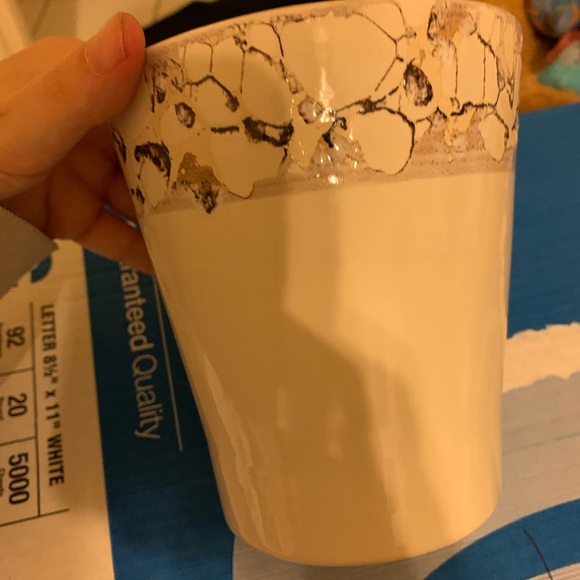 Ceramic Pot - Picture 4 of 8